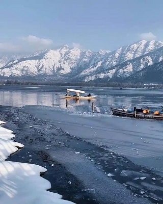 Kashmir Tour Packages from Mumbai