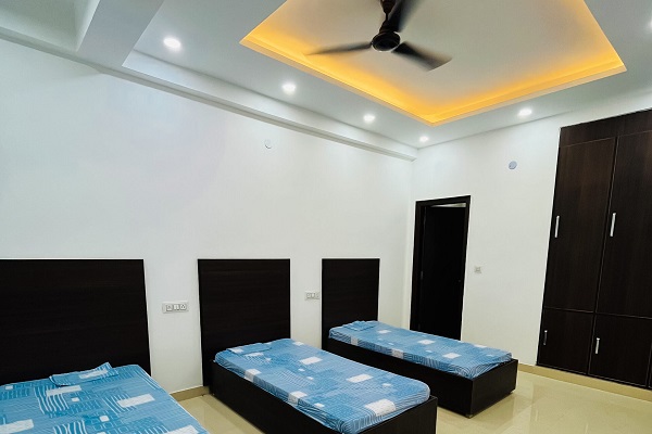 Girls Pg near Amity University Noida